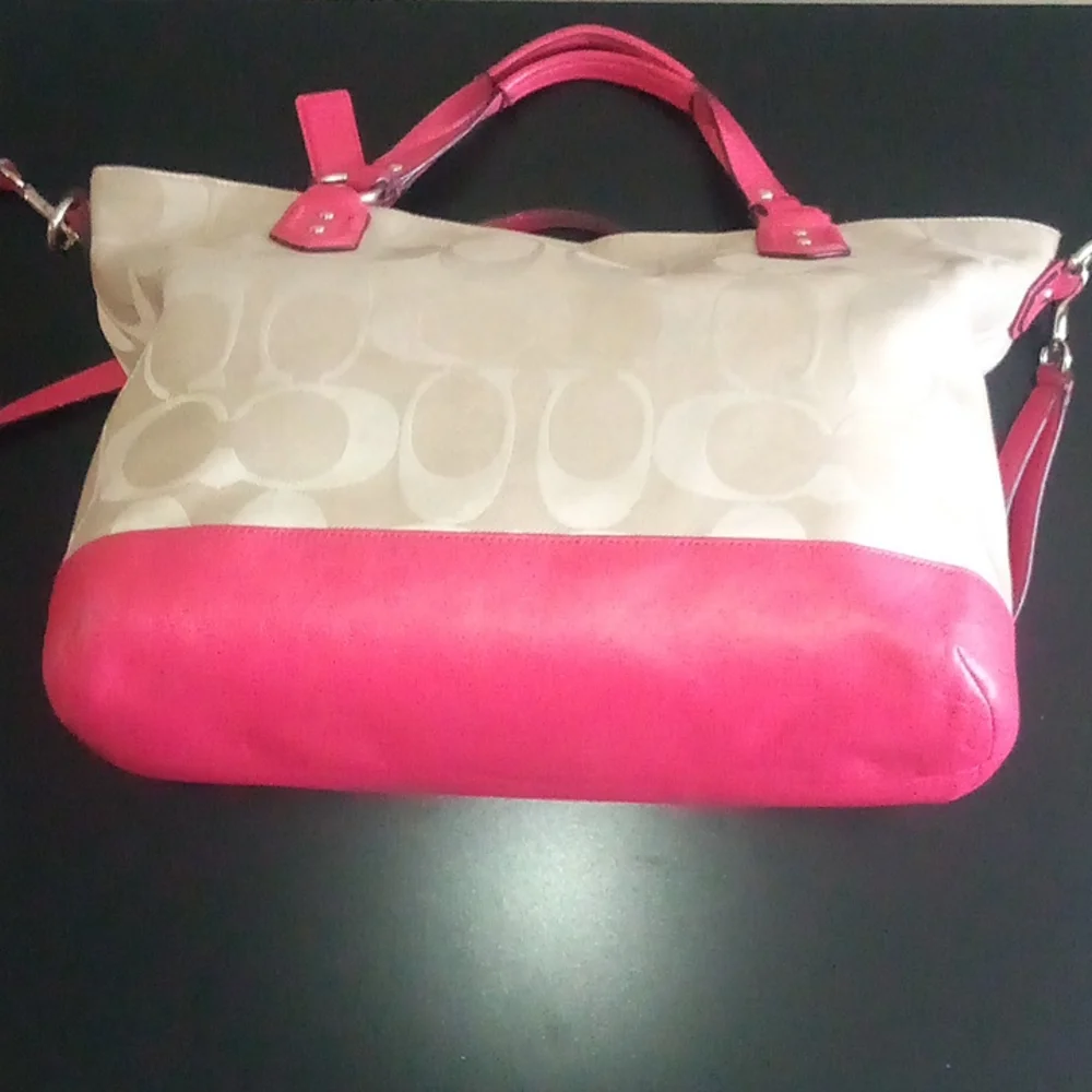 Coach - Picture 3 of 6